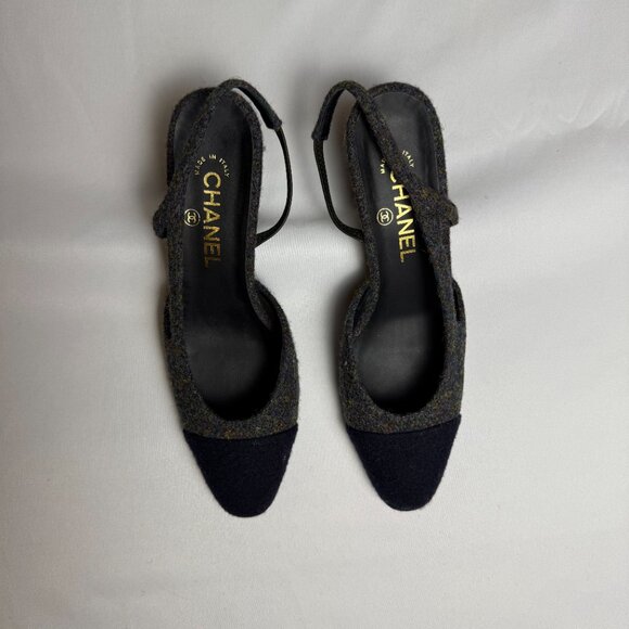 Chanel | Size 38.5, US 8.5 | Grey & Navy Tweed Slingback Pumps | ($1,125) - Picture 2 of 8